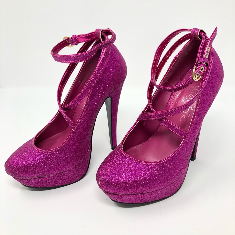 Beautiful Traffic fuchsia glitter heels size 6